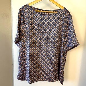 Chico’s Rolled Sleeve “Trellis-Print Satin Tee” Size 3 (16-18)